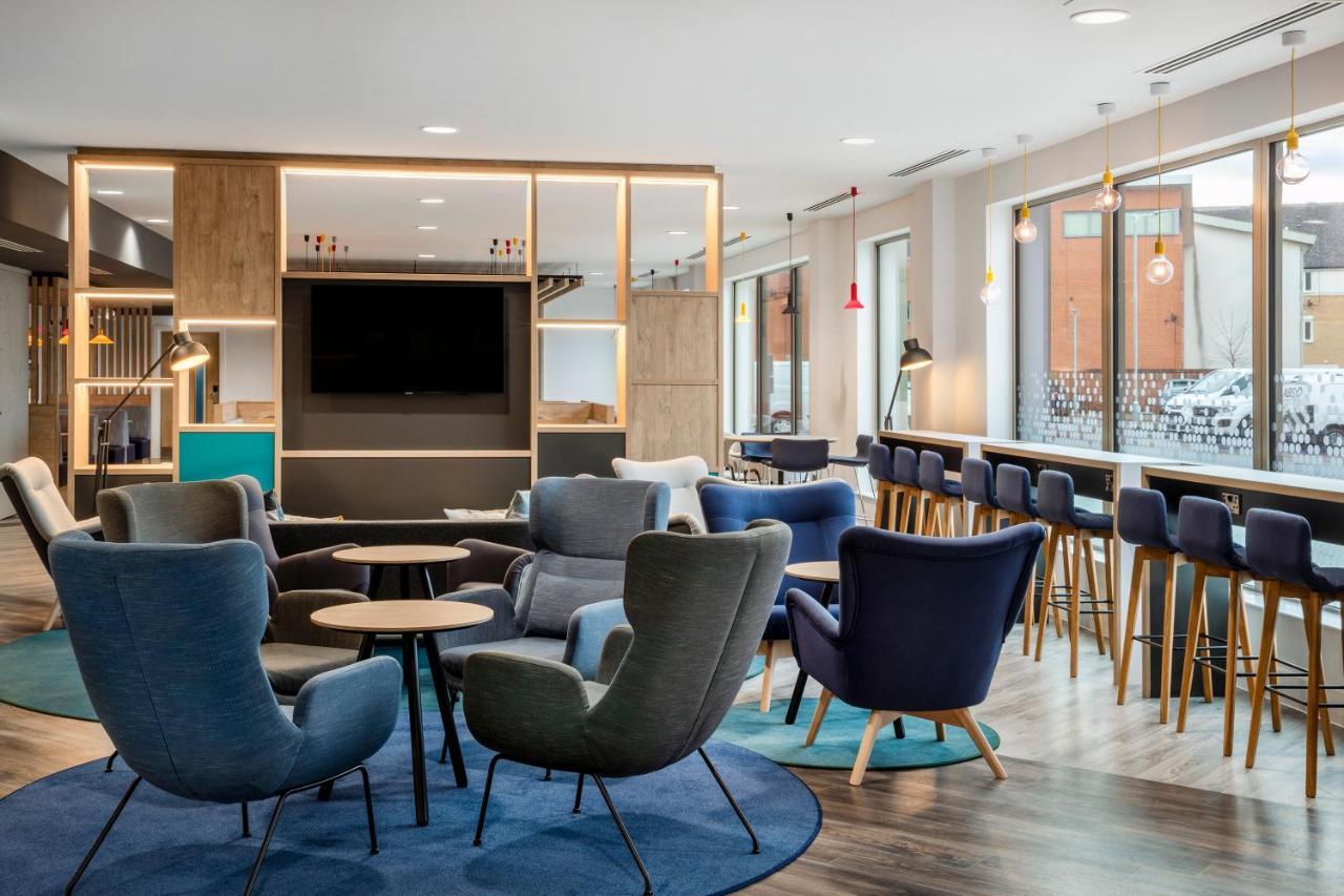 Holiday Inn Express Cambridge West - Cambourne By Ihg Екстериор снимка