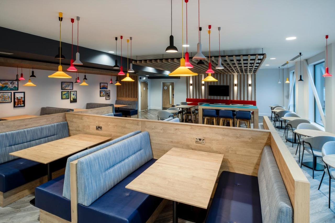 Holiday Inn Express Cambridge West - Cambourne By Ihg Екстериор снимка