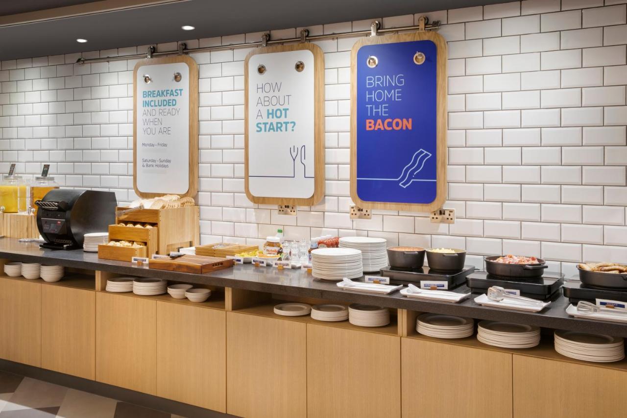 Holiday Inn Express Cambridge West - Cambourne By Ihg Екстериор снимка