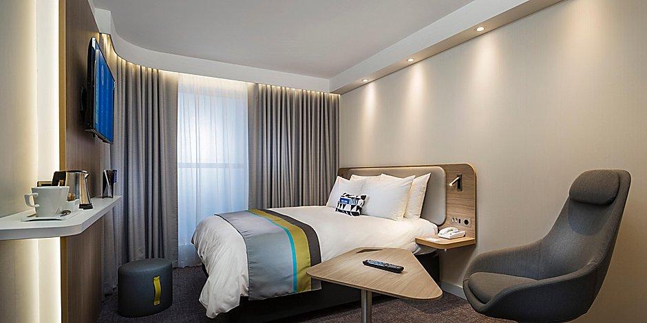 Holiday Inn Express Cambridge West - Cambourne By Ihg Екстериор снимка
