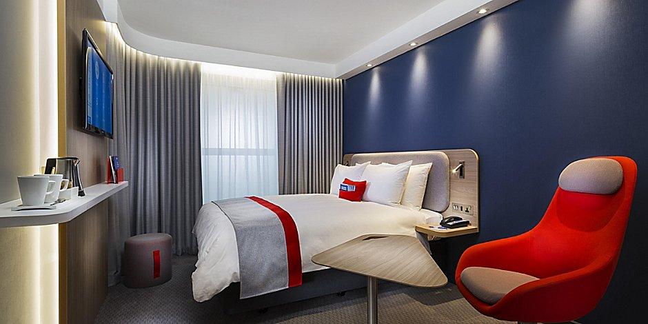 Holiday Inn Express Cambridge West - Cambourne By Ihg Екстериор снимка