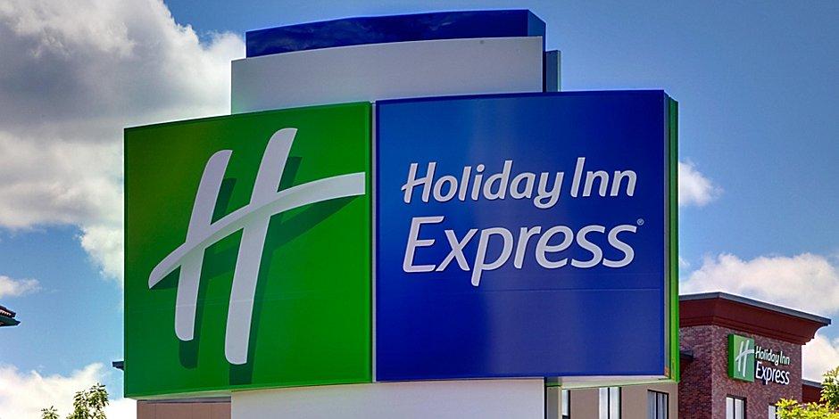 Holiday Inn Express Cambridge West - Cambourne By Ihg Екстериор снимка