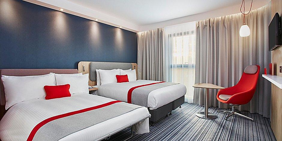 Holiday Inn Express Cambridge West - Cambourne By Ihg Екстериор снимка